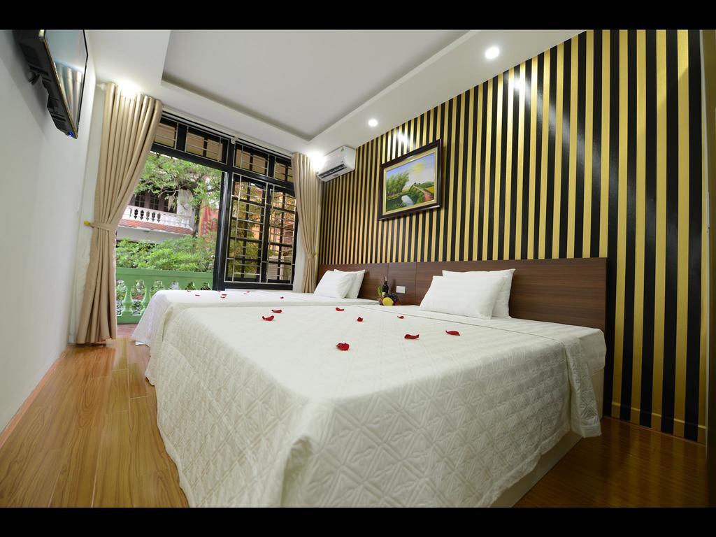 Golden Hostel *