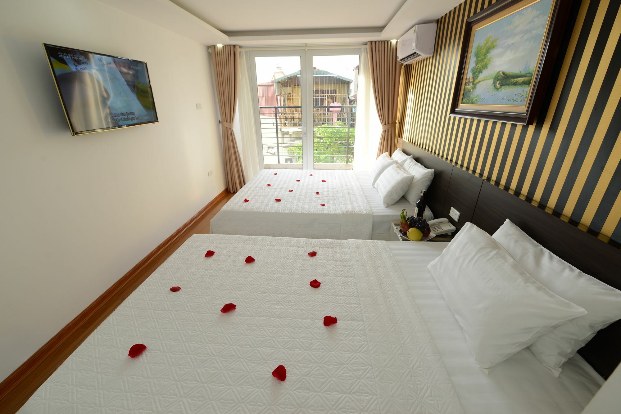 Golden Hostel *